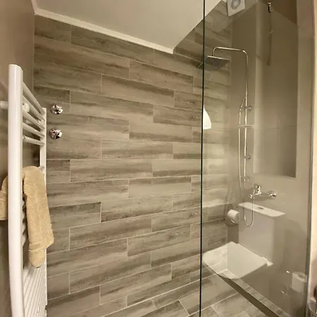 Hellen's Apartament *