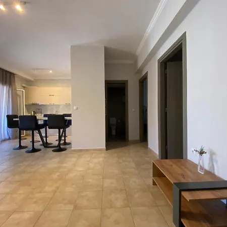 Hellen's * Ofrínion